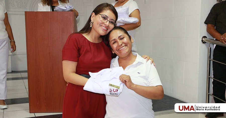 Escuela de Enfermería de la UMA celebra Ceremonia de la Luz