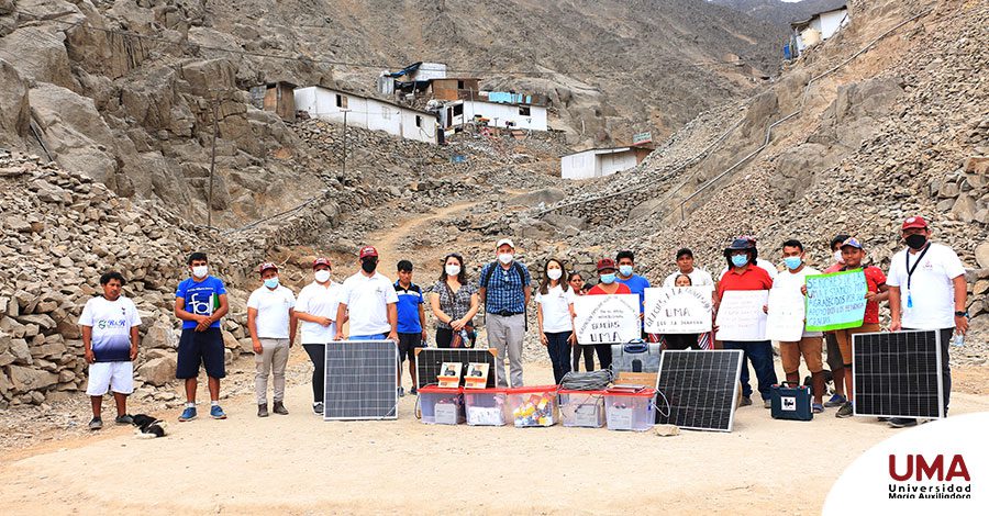 La Universidad Maria Auxiliadora UMA junto con Beyond the Light llevaron energía solar a 18 viviendas que carecen de fluido eléctrico