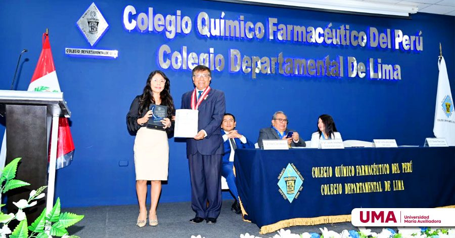Docente de la Universidad María Auxiliadora, recibe reconocimiento por parte del Colegio Químico Farmacéutico de Lima – CQFDL