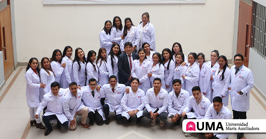 Escuela de Farmacia de la UMA realiza Ceremonia de Investidura
